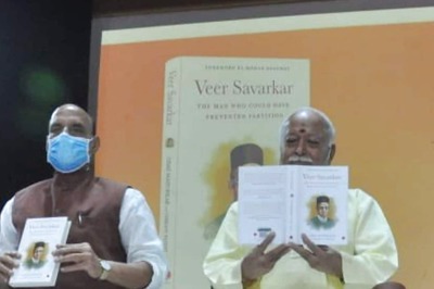 Savarkar Was No Enemy of Muslims, Gandhi Asked Him to File Mercy Petitions: Bhagwat, Rajnath Singh Defend Activist