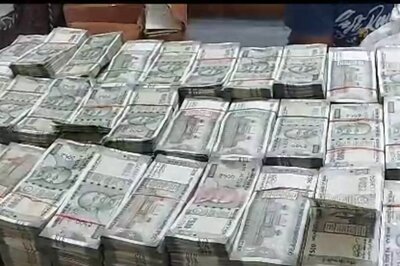 ED Seizes Rs 5.25 Lakh Cash, Around 6 Lakh Bank Deposits After Raiding Postal Dept Official in Bengal