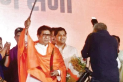 Mired in Loudspeakers Row, Raj Thackeray Now Booked Under Arms Act for Flashing Sword at Rally