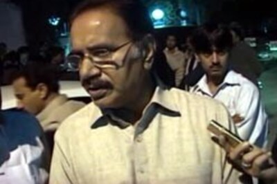 Fahim offers to stand aside from PM race for Zardari