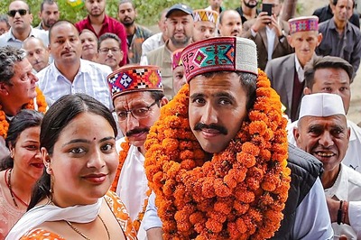 ‘Political Suicide’ vs Pan-India Image? Why 'Rebel' Vikramaditya Singh's Eateries Order is Bad News for Congress