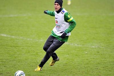 Ronaldinho, Kaka left out of Brazil's Confederations Cup team