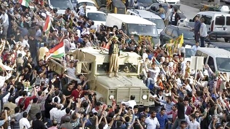 Iraqi Kurdish forces enter Syria to fight Islamic State