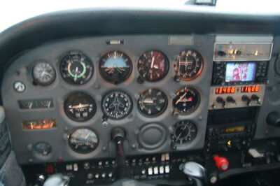 How to Prepare to Fly an Airplane in an Emergency