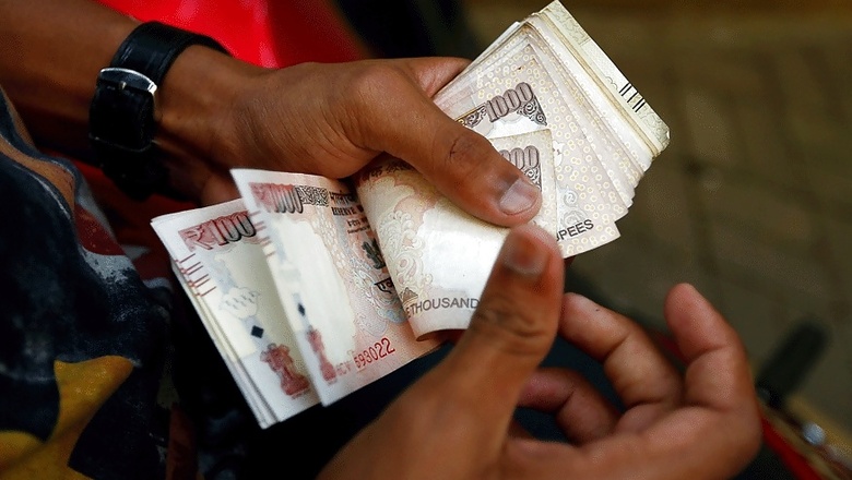 Unable to Exchange Old Notes at Bank, MP Man Attempts Immolation