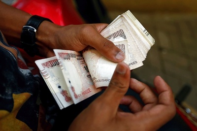 Unable to Exchange Old Notes at Bank, MP Man Attempts Immolation