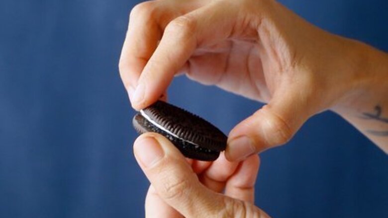 How to Eat an Oreo Cookie