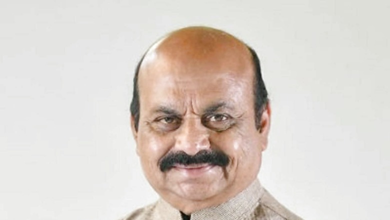 K'taka Seeks Travel Ban on Flyers from Omicron-hit Countries, Makes RT-PCR Test Mandatory For Kerala & Maha