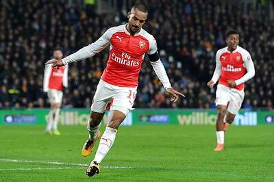 FA Cup: Giroud, Walcott's braces power Arsenal to quarterfinals