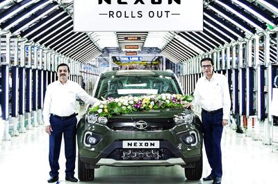 Tata Motors Rolls Out 4 Lakhth Unit of Nexon, New XZ+(L) Variant Launched