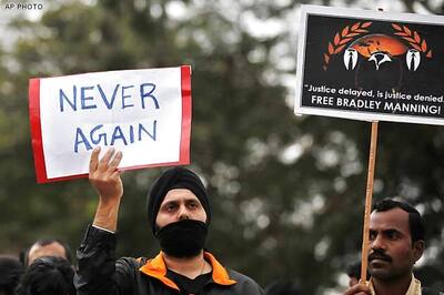 Delhi: Anti-rape protesters clash with police, 5 detained