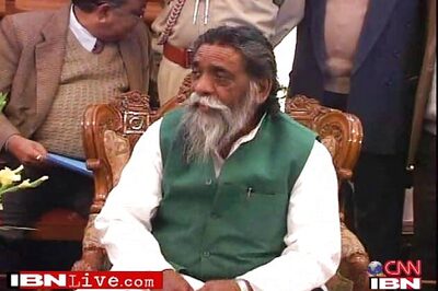 Jharkhand: Is Cong considering a tie up with JMM to form a govt?