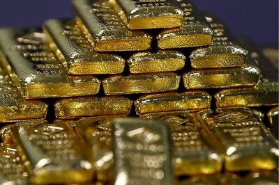 Gold Rises Slightly as Dollar Shows Signs of Weakness Amid Hope of Virus Reaching Its Peak