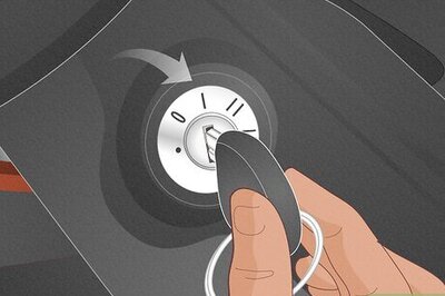 How to Turn off the “Maintenance Required” Light on a Toyota RAV4