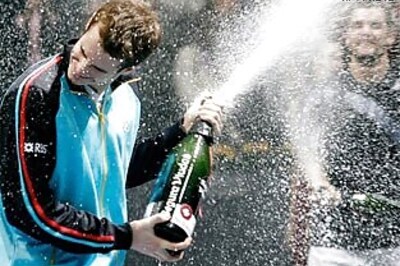 Murray beats Youzhny 6-3 6-2 in final of Valencia Open