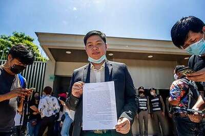 Facebook Blocks Group That Discusses Thai Monarchy