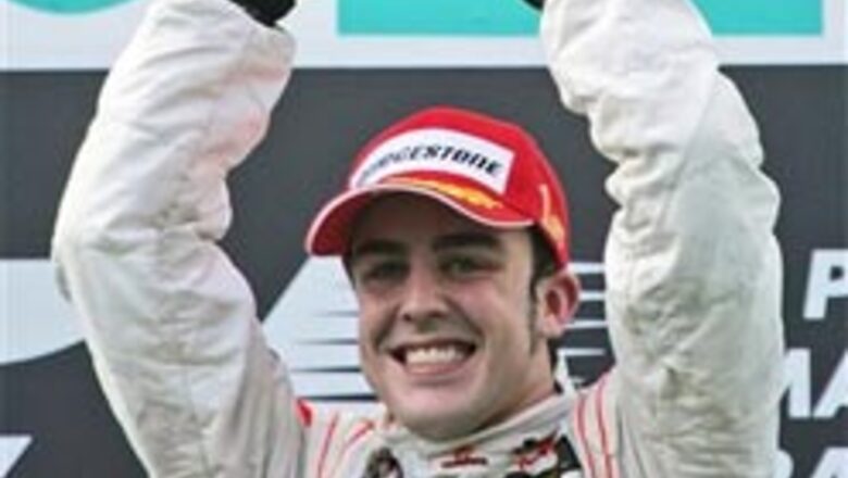 Alonso races to Malaysian GP win