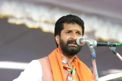 'Did Priyanka Didi Go to School Wearing Uniform or Bikinis?' Asks BJP's CT Ravi as Hijab Row Intensifies