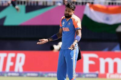 IND vs PAK: Hardik Pandya Celebrates With A Cold Shrug of The Shoulder Following Shadab Khan's Dismissal in Heated T20 World Cup Clash