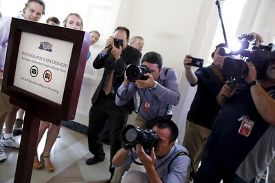 White House lifts 40-year-old ban on cameras during public tours
