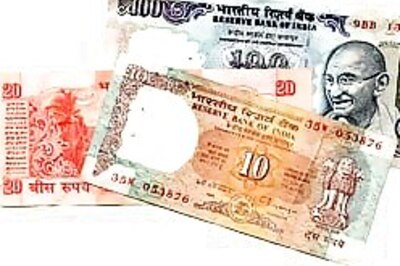 Rupee recovers after a weak start