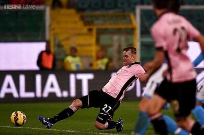 Napoli lose 3-1 at Palermo, fail to close gap on Roma