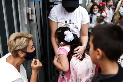 Social Distancing on a Decline Even as Omicron Cases Emerge, Finds Survey