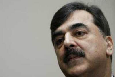 Going broke, Pakistan urges US to waive off debt