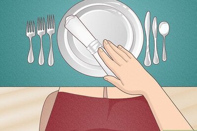 How to Use a Napkin with Proper Table Etiquette