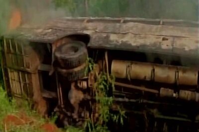 Five Migrant Labourers Travelling from Hyderabad to UP Killed as Truck Overturns