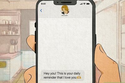 What Does the Heart Hands Emoji ???? Mean? (With Examples)