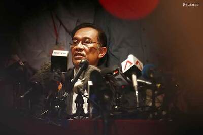 Malaysia's opposition signals willingness to work with government