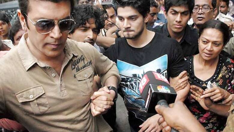 Snapshot: Zarina Wahab and Aditya Pancholi escort son Suraj back home