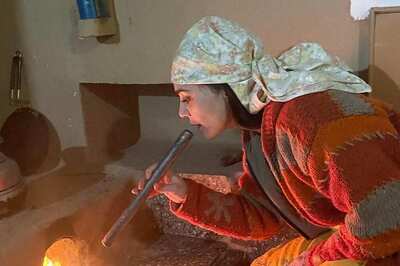 Preity Zinta Channels Her Inner Pahadi Spirit As She Lights Chulha at Shimla Home, Photos Go Viral