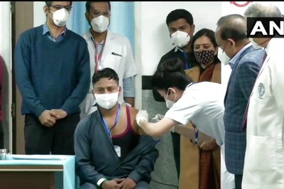 Sanitation Worker Manish Kumar Becomes First Indian to Get Covid-19 Vaccine in Milestone Moment