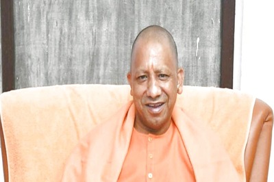 UP CM Yogi Adityanath Enjoys Cat's Company at Gorakhnath Temple Office, Pic Goes Viral