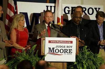 Conservative Firebrand Defeats Trump Pick in Alabama Primary for US Senate