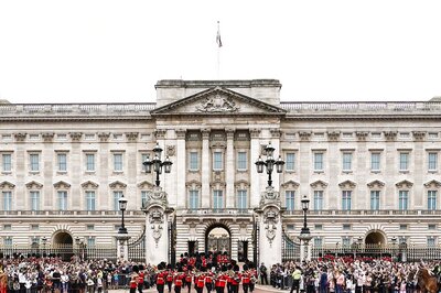 Buckingham Palace Guard Ceremony Returns After Covid-19 Hiatus