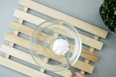 How to Clean a Microwave