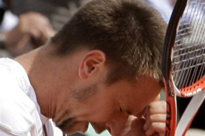 Soderling stops Gonzalez, enters French Open final