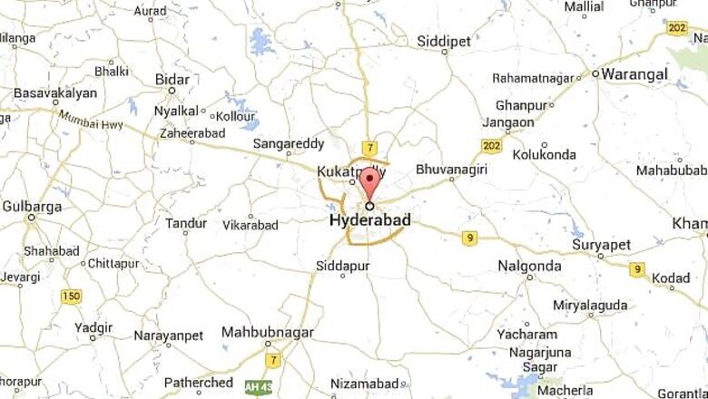 Seven killed in a building collapse in Hyderabad