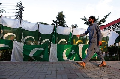 Amid Tensions, Google Glitch Shows Pakistan Flag for ‘World’s Best Toilet Paper’ Search