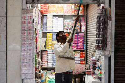 Will Delhi Lift Weekend Curfew, Odd-Even Restriction on Shops? DDMA Meet to Decide Today