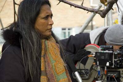 Deepa Mehta to adapt novel 'Secret Daughter' into movie