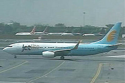 Bhopal-bound JetLite flight makes emergency landing in Mumbai due to engine failure