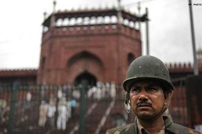 Police rejects terror angle in Jama Masjid attack