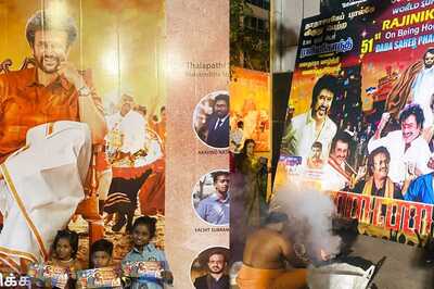 Annaatthe: Rajinikanth Fans Perform 'Havan' Outside Mumbai Theatre at 4 AM; Kids Join Celebrations