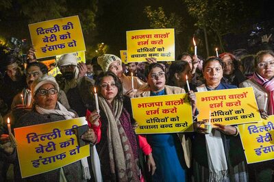 AAP Targets BJP for 'Shielding' Accused in Sultanpuri Car Dragging Case; Holds Candle Light March