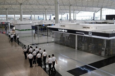 Hong Kong Bars Air India, Vistara Flights Till Oct 30 After Passengers Test Positive for COVID-19