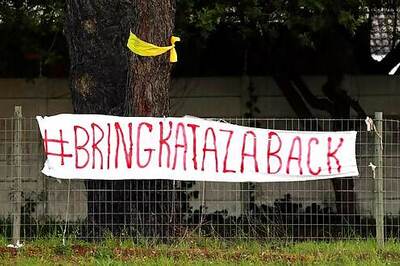 Troublesome South African Baboon Evicted For Raiding Homes